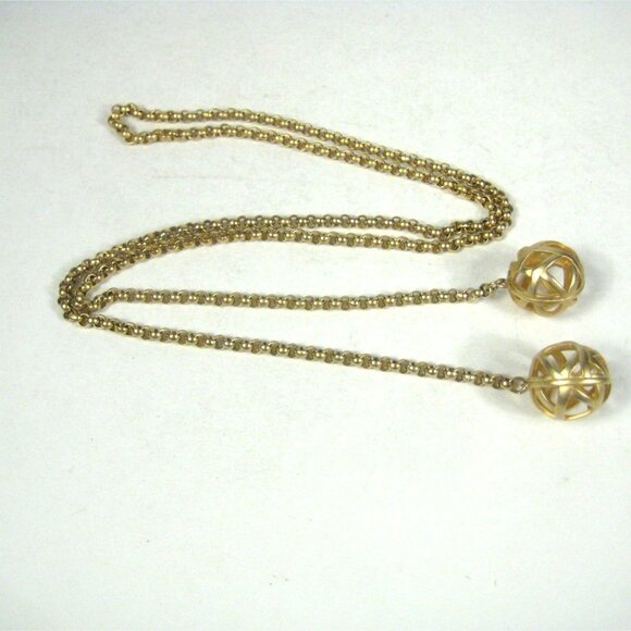 Goldtone Vintage Chain Necklace 44 inch Openwork Orb Pendants Sautoir - Picture 9 of 9